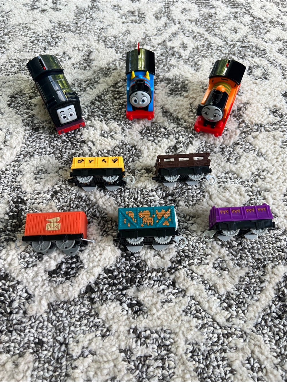 Thomas & Friends Mini Engine and Freight Car Set - Blue, Orange, Black